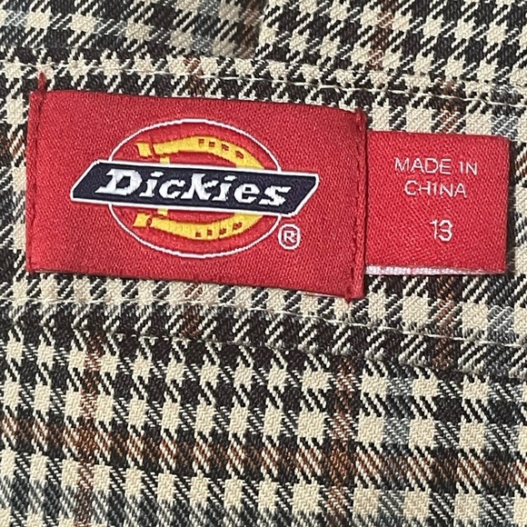 Woman’s Dickies plaid wide width pleated mini skirt. Side zip w button. Tan - Picture 4 of 14